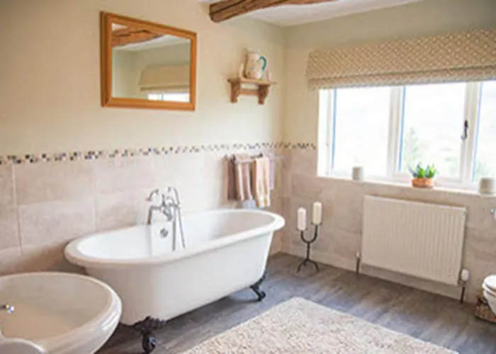 Middle Studfold Farm Hotel *